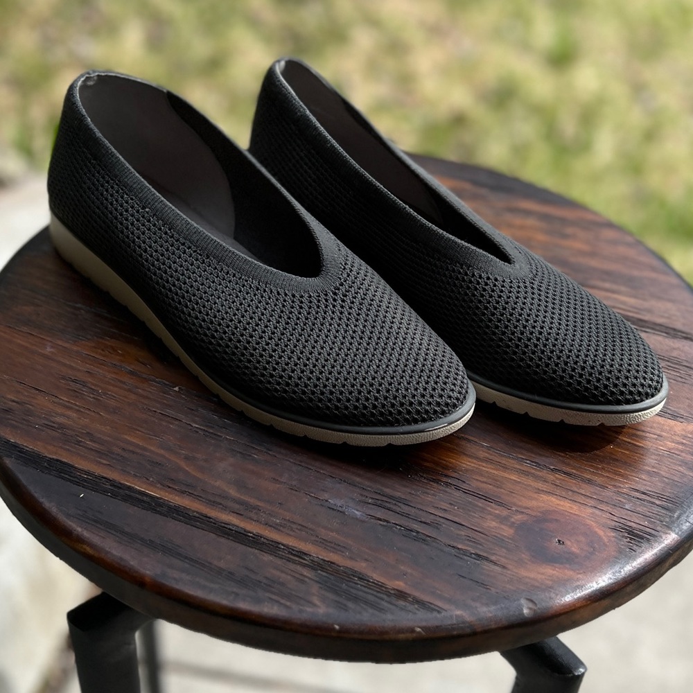 EUC Eileen Fisher gray knit flats size 9.5